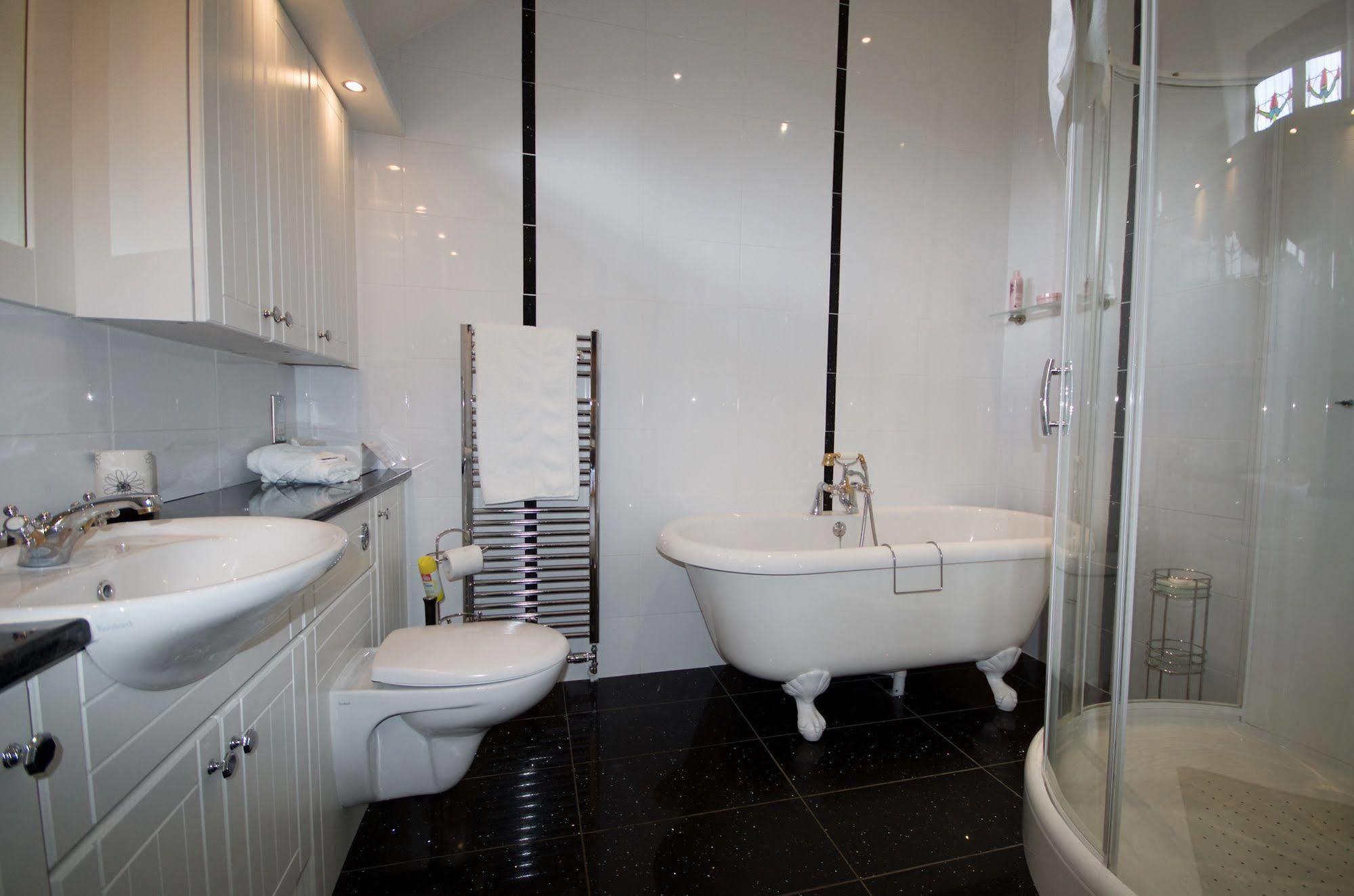 Muirholm Bed And Breakfast Paisley Esterno foto